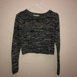 Women’s cropped knit sweater